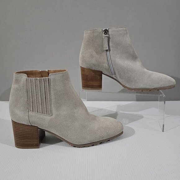 Aquatalia Charlotte Ankle Boot Womens 8.5 Grey Suede Waterproof Chelsea Heel NEW - Picture 3 of 14